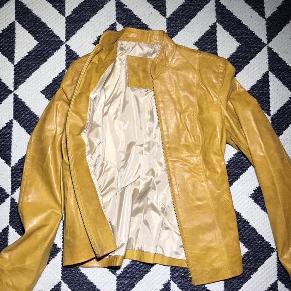 Leather jacket - Picture 3 of 6